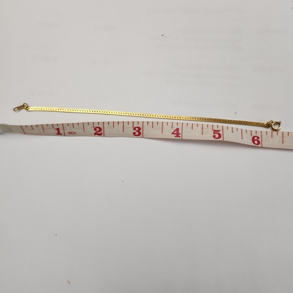 Elegant Gold Bracelet